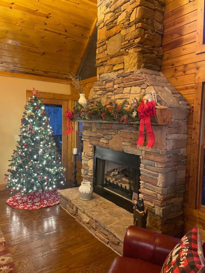 Cozy Creekfront Family Cabin-Pet Friendly -Gamerm-Hot Tub Hiawassee Eksteriør bilde