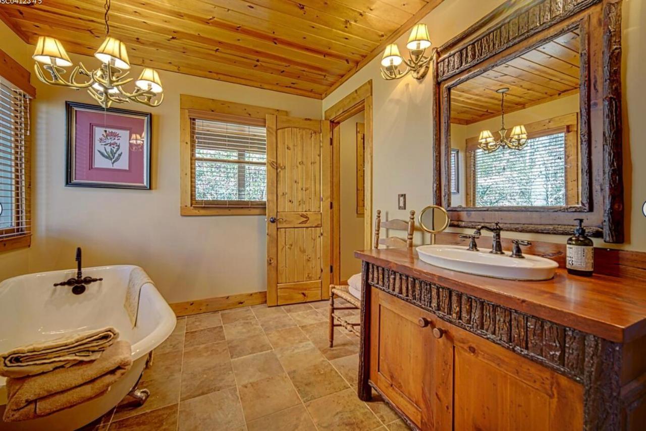 Cozy Creekfront Family Cabin-Pet Friendly -Gamerm-Hot Tub Hiawassee Eksteriør bilde